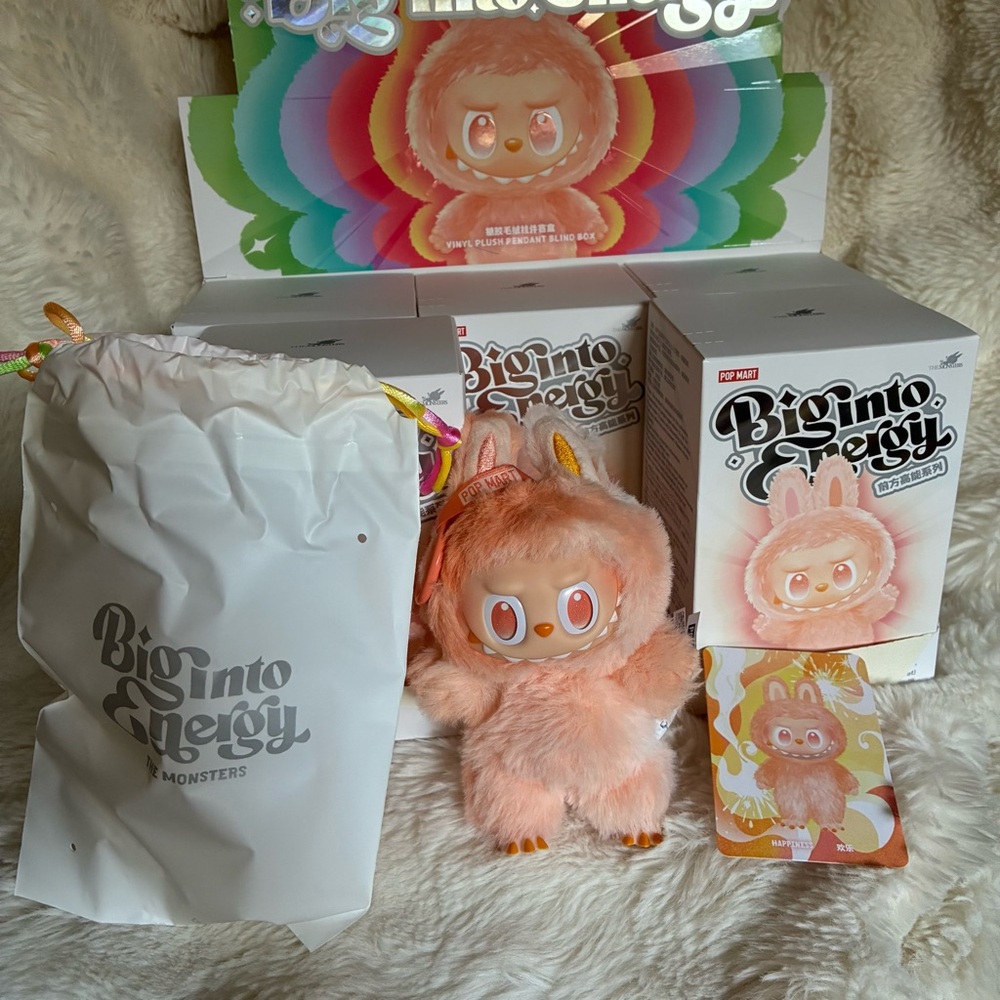 POP MART The Monsters Labubu Big Into Energy “HAPPINESS” Keychain 100% Authentic